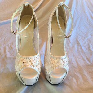 Getmorebeauty White Lace Chrome trim open toe Strap  6 inch heel  Size 7